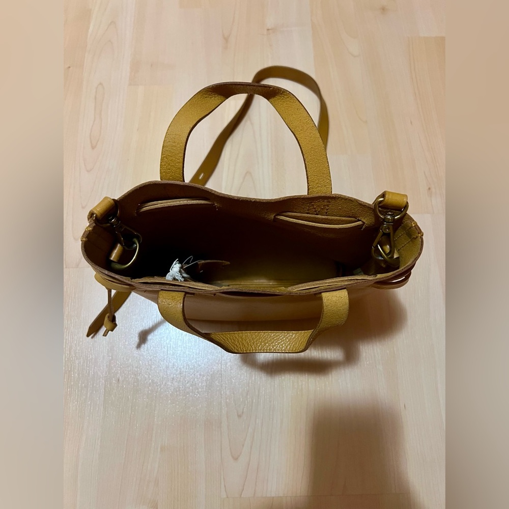 Madewell Small Transport Crossbody in Mustard Yellow - Picture 4 of 6